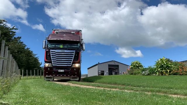 Stephenson transport Argosy rollin out of the shop with new drop visor and lights. NZ 2022. смотреть онлайн