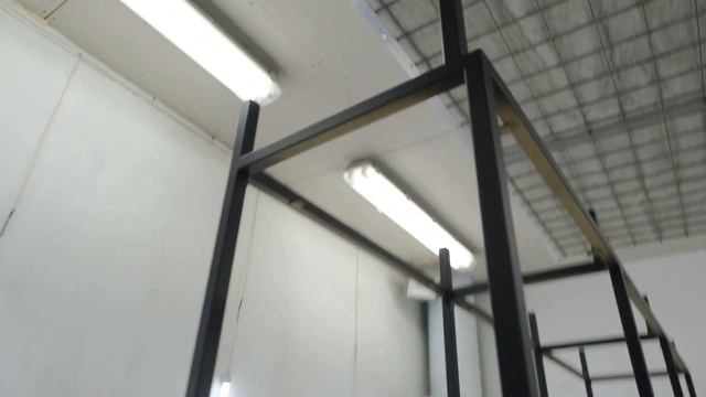 Стеллаж Loft с системой хранения на фурнитуре Blum смотреть онлайн