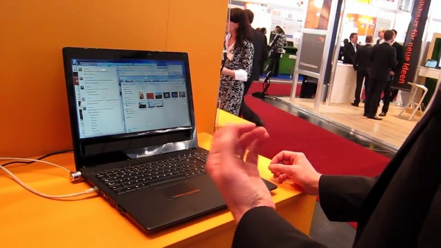 Ноутбук, управляемый глазами 