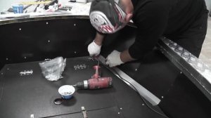 Крутая лодка для рыбалки своими руками. Тюнинг лодки МКМ. Моторная Лодка 2020. Рундуки в лодку.