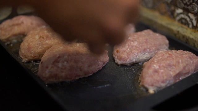 КОТЛЕТЫ ИЗ ФАРША ДОМАШНИЕ смотреть онлайн