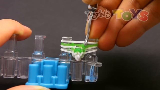 How to Make a Boxed Bow Bracelet - EASY design on the Rainbow Loom смотреть онлайн