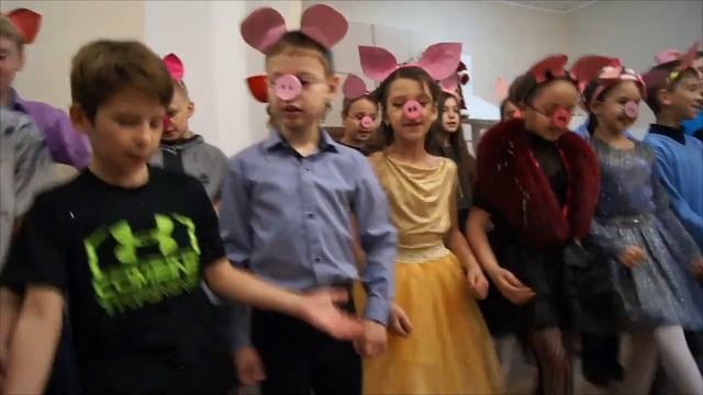 на веселых поросят быть похожими хотят смотреть онлайн