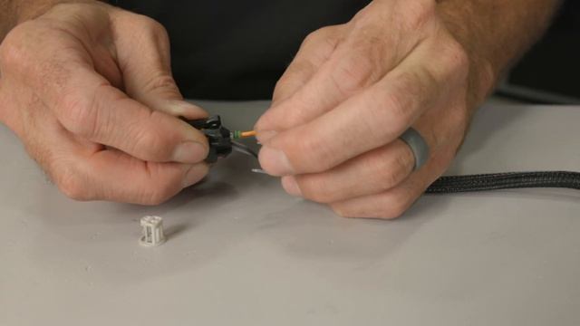 How to Identify, Crimp, and De-Pin Connectors on a Ford Coyote Wiring Harness смотреть онлайн