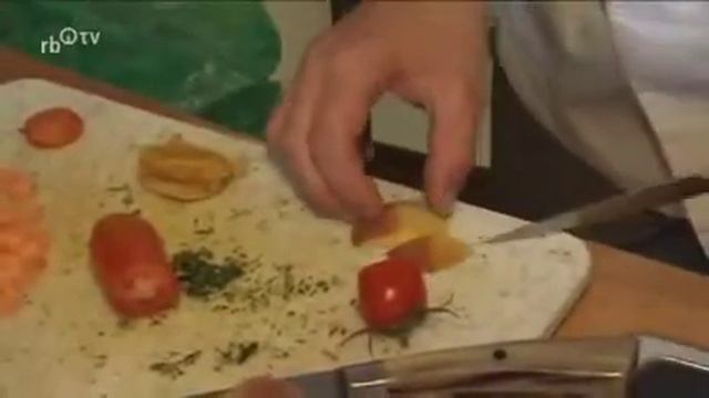 Appetithäppchen mit Süßkartoffel, Pfirsich und Tomate смотреть онлайн
