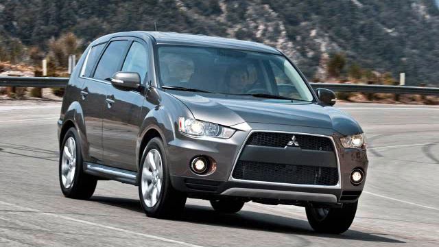 2010 Mitsubishi Outlander in Pictures