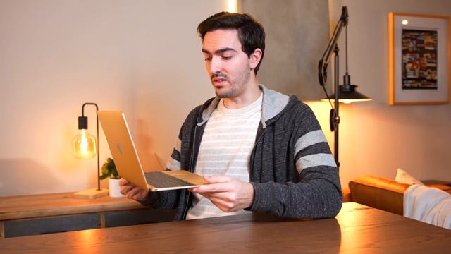 The best worst MacBook смотреть онлайн