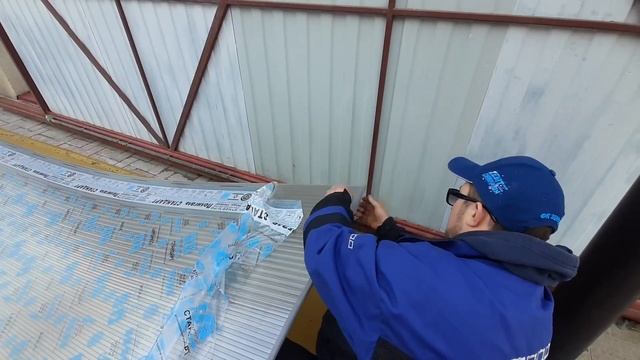 монтаж сотового поликарбоната 10 мм , на автомобильный навес смотреть онлайн