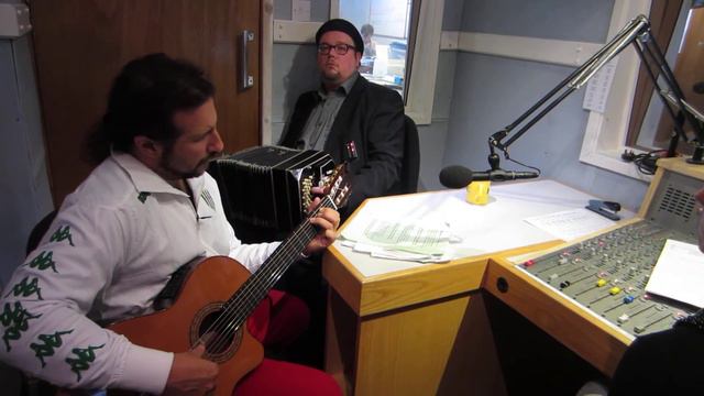 MARTIN ALVARADO "Milonga Triste" live at High Peak Radio, England 07.11.2013 смотреть онлайн