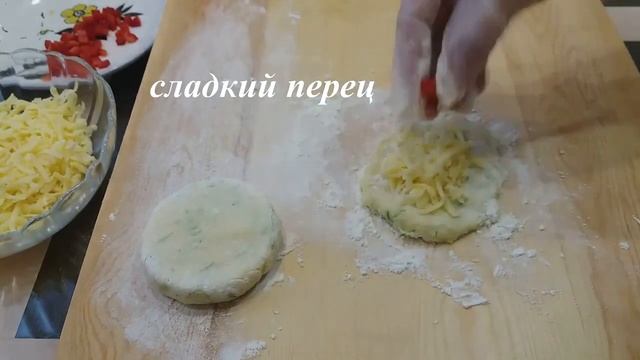 Картопляники с начинкой Вусные Картофельные лепёшки с сыром Драники Деруны смотреть онлайн