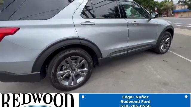 2023 Ford Explorer 4WD смотреть онлайн