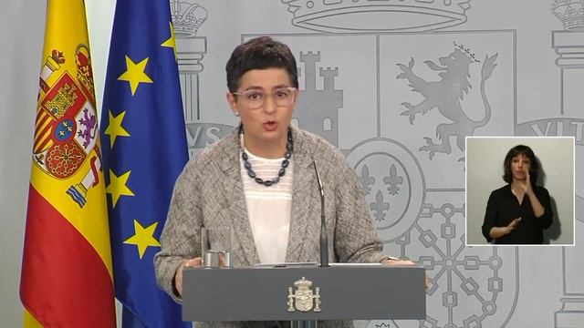 la ministra de exteriores hace un llamamiento a la calma en inglés смотреть онлайн