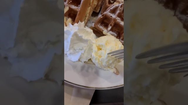 Кофе и вафли