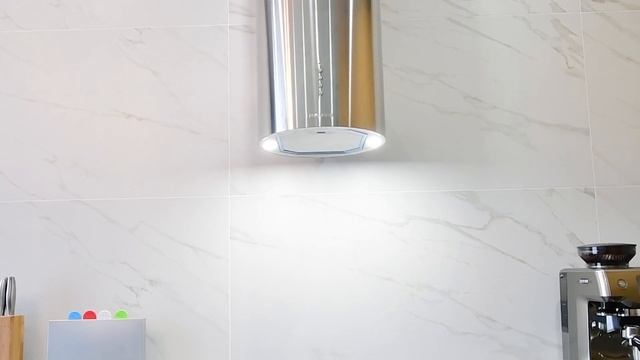 Кухня микс — фасады из МДФ в эмали и шпона дуба — что получилось? смотреть онлайн