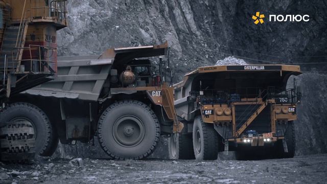 Самосвалы в карьере Восточный смотреть онлайн