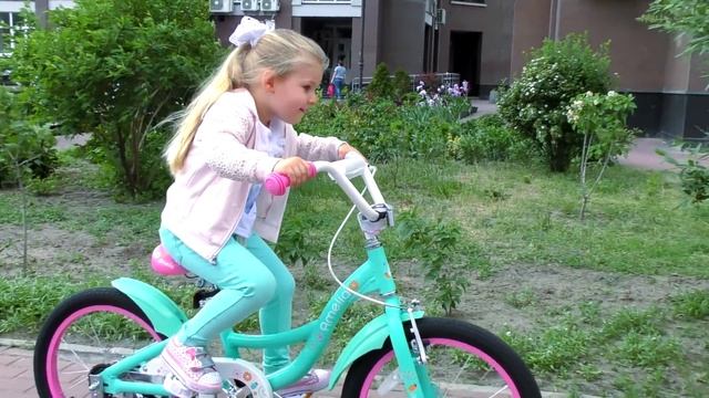 VLOG Диана катается на новом велосипеде PRIDE AMELIA смотреть онлайн
