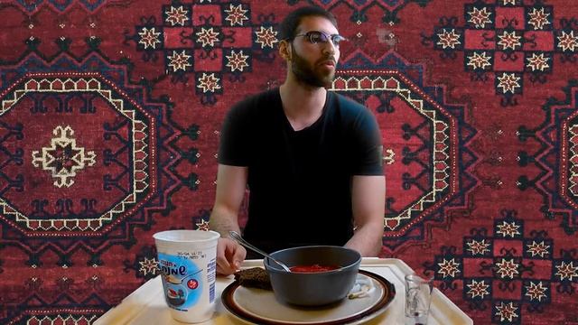 Иностранец пробует Борщ. Жизнь в Израиле