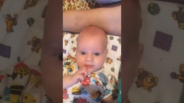 Гулит, 2,5 месяца, гудение дочери смотреть онлайн