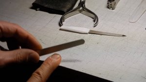 Стрижка ногтей правой руки