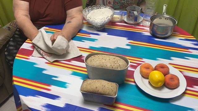Мама Люся печёт серый хлеб смотреть онлайн