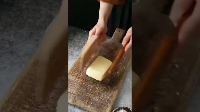 Ручная маслобойка для приготовления сливочного масла дома. смотреть онлайн