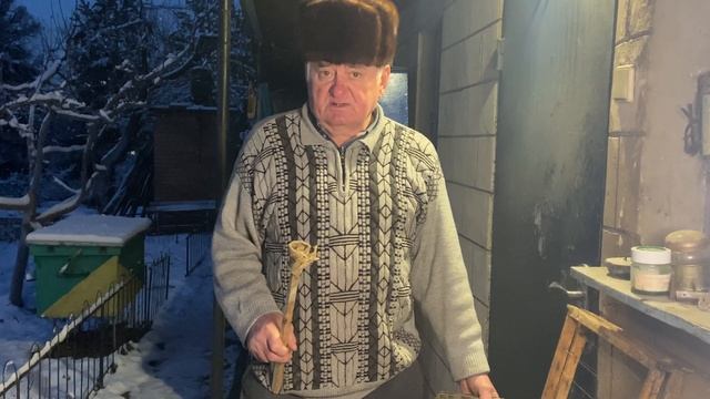 Дезинфекция пчелиных рамок.