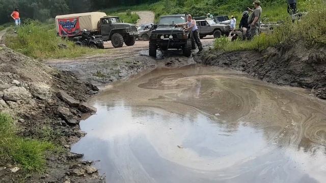 Бешеный Ниссан Патрол погружается как подводная лодка Water Crossing Nissan Patrol Y60 U Boot смотреть онлайн