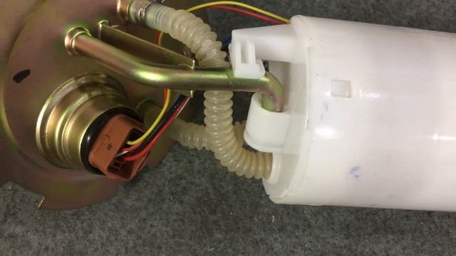 Cụm Bơm Xăng Daewoo Nubira 1.6 смотреть онлайн