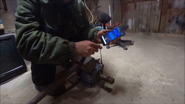 ⚡?Замеряю число оборотов асинхронного 3-х фазного электродвигателя. Простой Метод. Зачем кувалда? смотреть онлайн