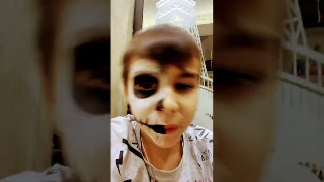 Сделал грим и бит-боксю смотреть онлайн