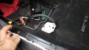 How to Remove Amplifier from Mercedes ML350 2010 for Repair.
