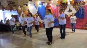 Танец родителей на выпускной.