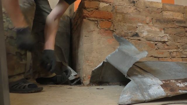 Ремонт брусового дома 19. Стал печником. Разбираю печку. смотреть онлайн