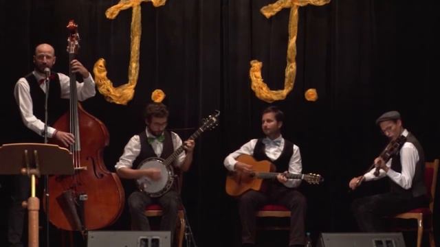Prague Jazz Swing Quartet - La Vie En Rose смотреть онлайн