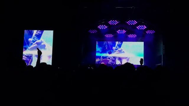 Guns&Roses live in TAIPEI;November Rain 2018/11/17 21:27pm смотреть онлайн