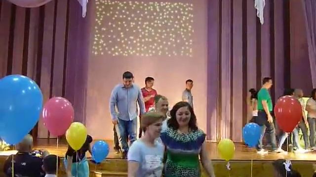 Выпускной 4 класс. Танец родителей. смотреть онлайн