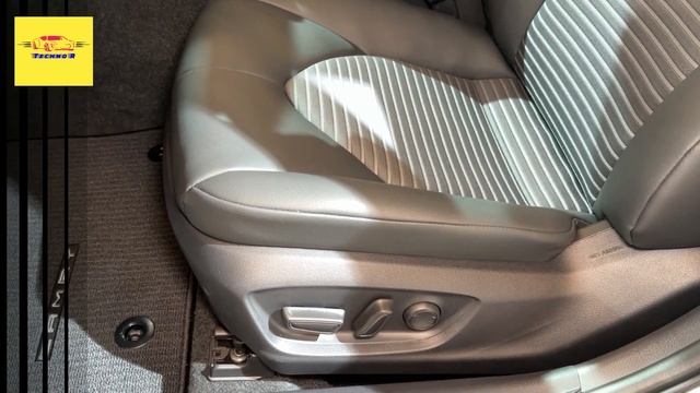 2023 Toyota Camry Hybrid - roomy interior, and a wealth of standard driver safety aids смотреть онлайн