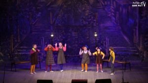 Это кто такой красивый вдоль по улице идёт?