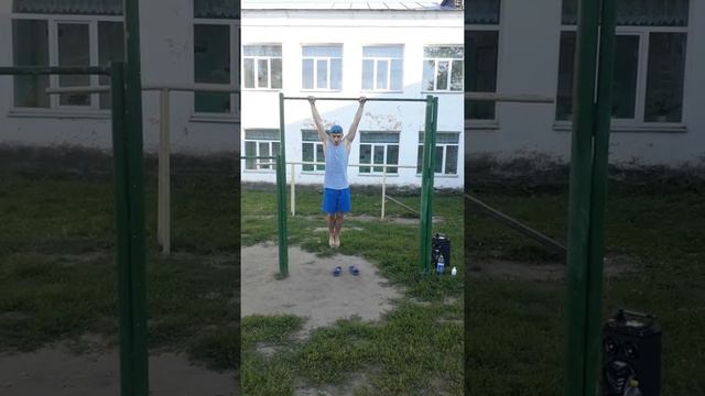 50 ПОДТЯГИВАНИЙ. РЕКОРДЫ В ДЕНЬ ВДВ!!! смотреть онлайн