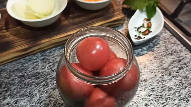 Очень вкусные маринованные помидоры со сливой смотреть онлайн