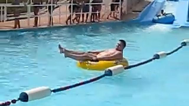 Spain, La Pineda. Aquopolis смотреть онлайн