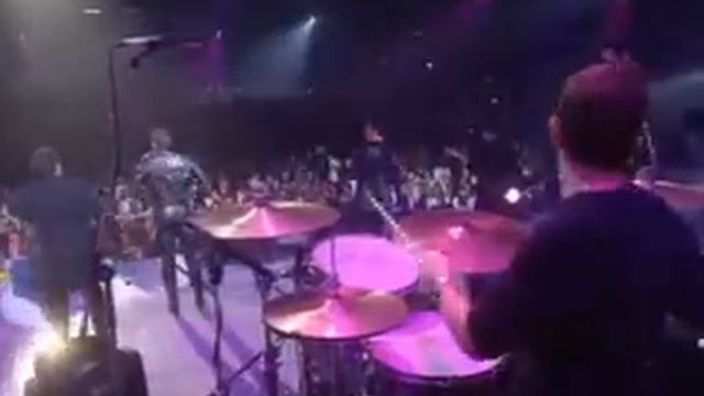 tom jones & Robbie Williams смотреть онлайн