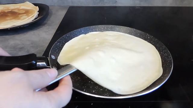 ПРОСТОЙ ВКУСНЫЙ БЫСТРЫЙ РЕЦЕПТ БЛИНОВ С СЕМГОЙ, ОГУРЦОМ И ТВОРОЖНЫМ СЫРОМ! бЛИНЫ С СЁМГОЙ! смотреть онлайн