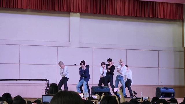 엔하이픈 Bite me no dancer ver. смотреть онлайн