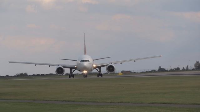 Awesome Prague Ruzyně Landings and Take offs, crosswind, 1080p!!! смотреть онлайн