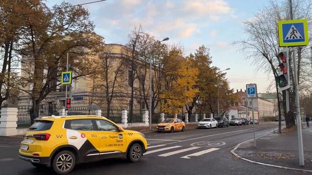 Прогулка: Большой Новодевичий пруд, Фрунзенская набережная [4K] / 1 ноября 2023 Москва / 15°C смотреть онлайн