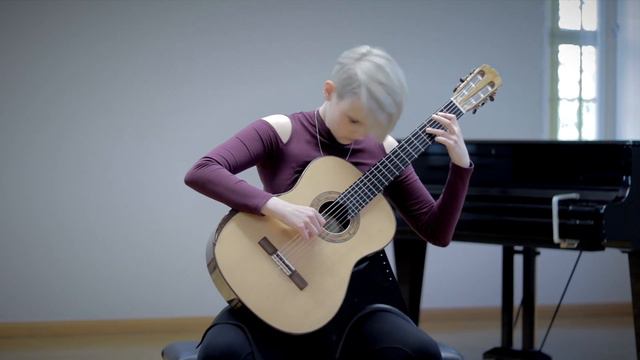 Bagatelle No. 3 by William Walton, performed by Stephanie Jones смотреть онлайн