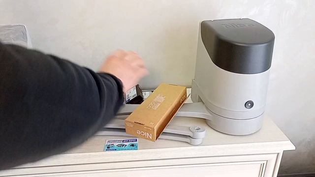 Видео обзор привода для распашных ворот Nice Hopp смотреть онлайн