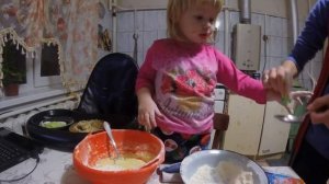 Красотка Маша Готовит Тесто Для Кекса