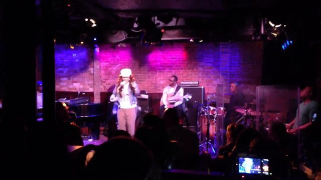 Erica Atkins-Campbell (Mary Mary) performing "I need just a смотреть онлайн